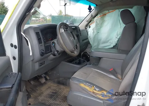 2017 Nissan Nv Cargo Nv2500 Hd Sv V6 z USA, uszkodzony, nr VIN 1N6BF0LY9HN810103